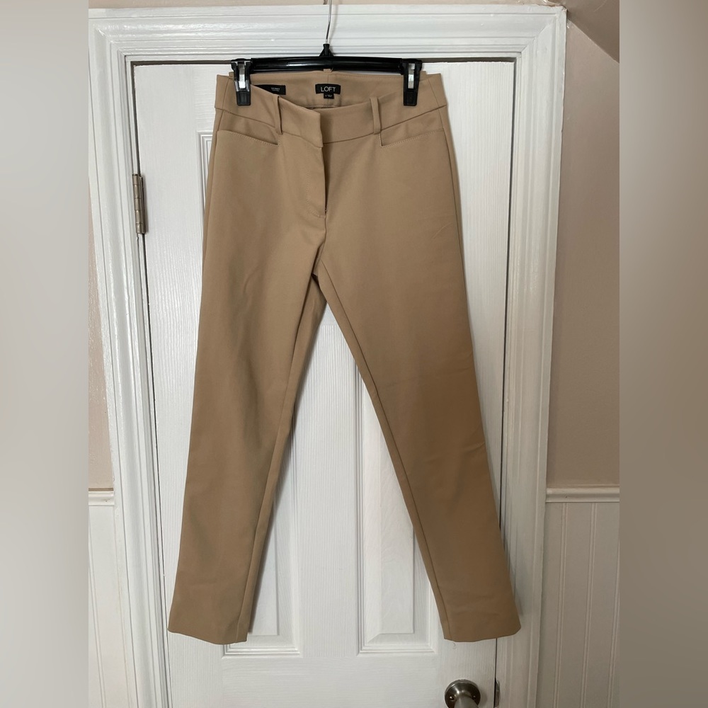 LOFT Womens Skinny Leg Dress Pant. Size 2